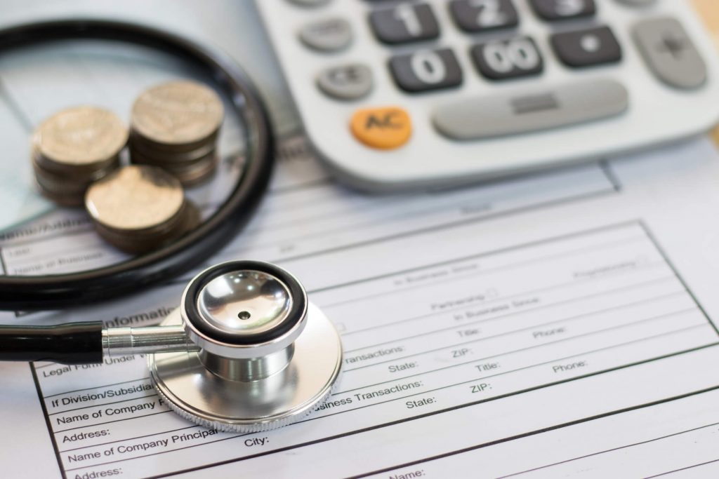 A redução da carga tributária para clínicas médicas e laboratórios A redução da carga tributária para clínicas médicas e laboratórios